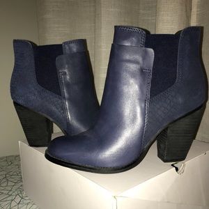 Aldo “Sassi” navy leather western ankle bootie